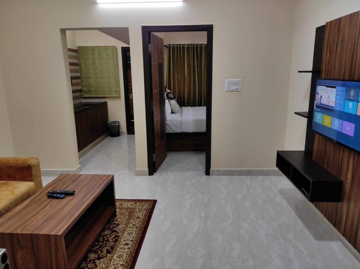 Hotel Golden Chariot 1Bhk Flat Manyata Tech Park Bangalore Exterior foto